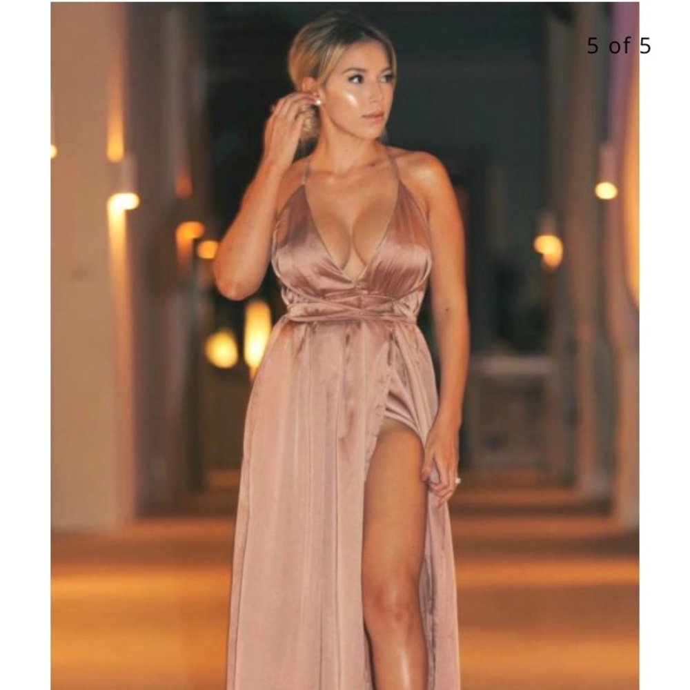 Beautiful maxi dress from white fox boutique!